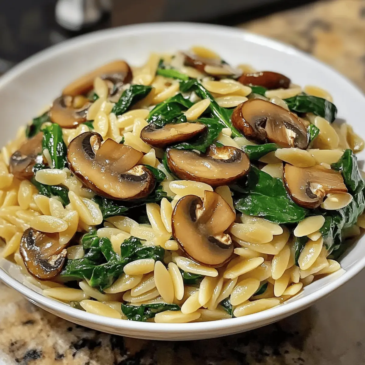 Der Ausgang: Herzhaftes Spinat-Pilz-Orzo-Rezept