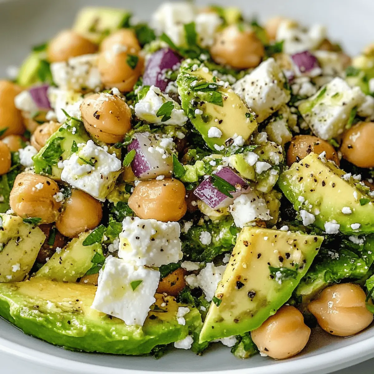 Kichererbsen Feta Avocado Salat schnell und gesund