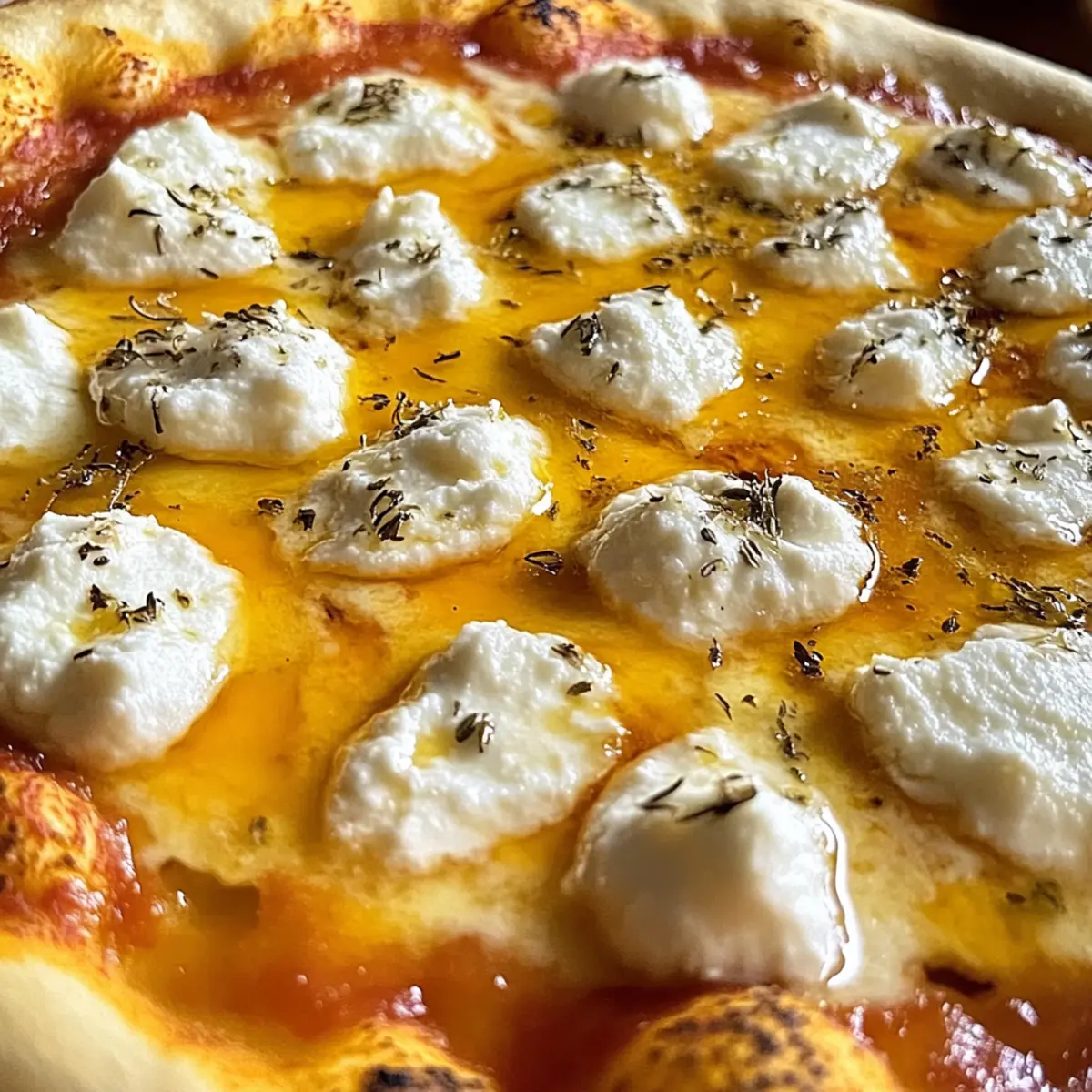 Unwiderstehliche heiße Honig-Ricotta-Pizza genießen