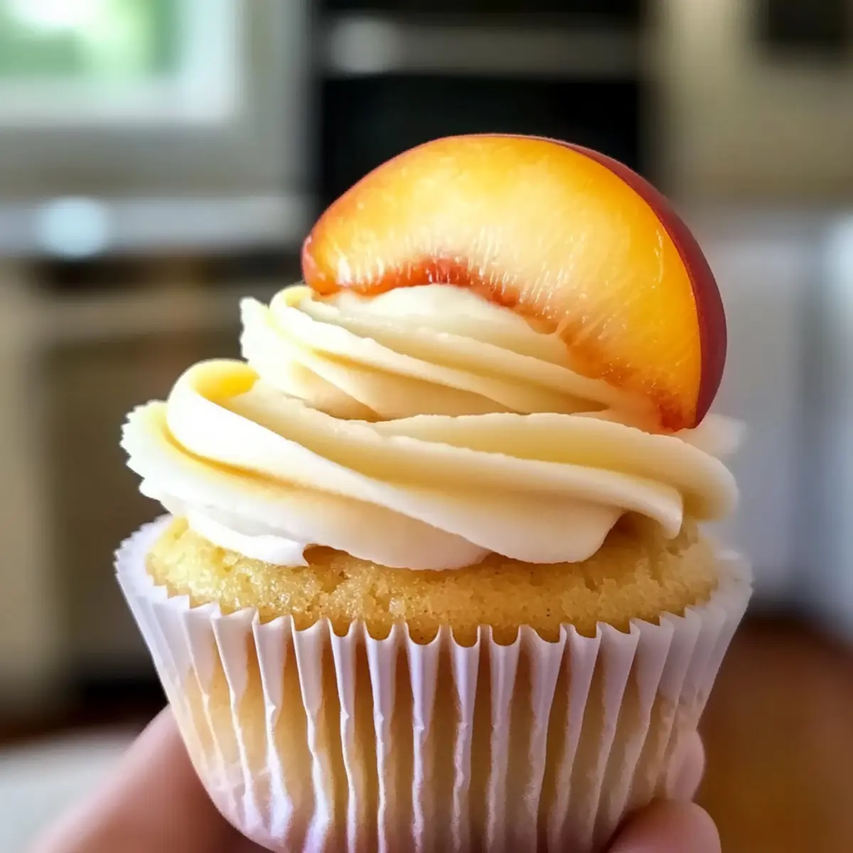 Honig-Pfirsich-Frischkäse-Cupcakes für den Sommer